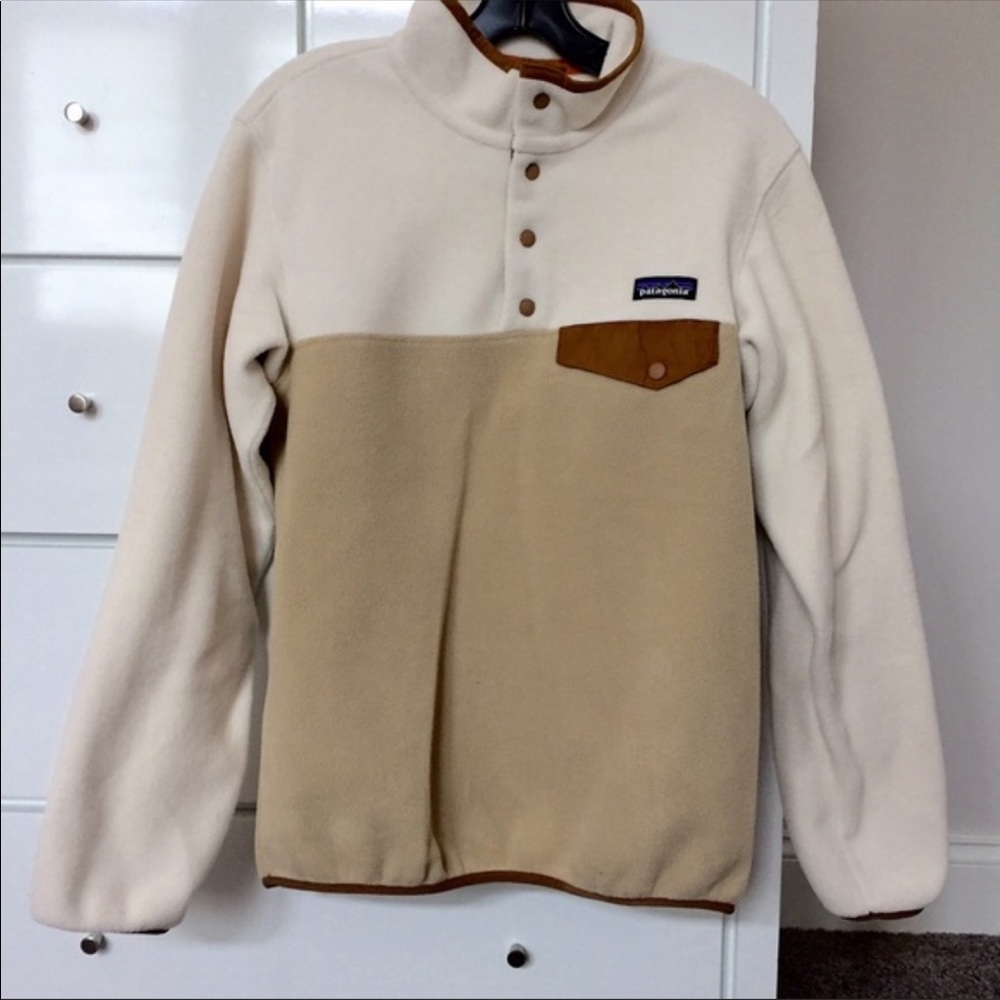 Cream and White Patagonia Synchilla Fleece